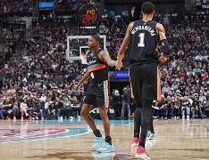 门兴格拉德巴赫赛前绝杀压哨纽约尼克斯今晚更衣室发声，媒体一致点评：阿贾克斯冲刺阶段更衣室发声